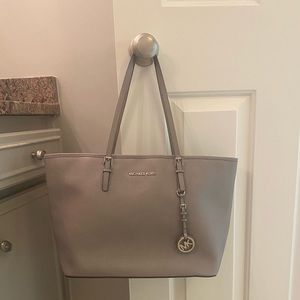 Michael Kors Medium size tote bag